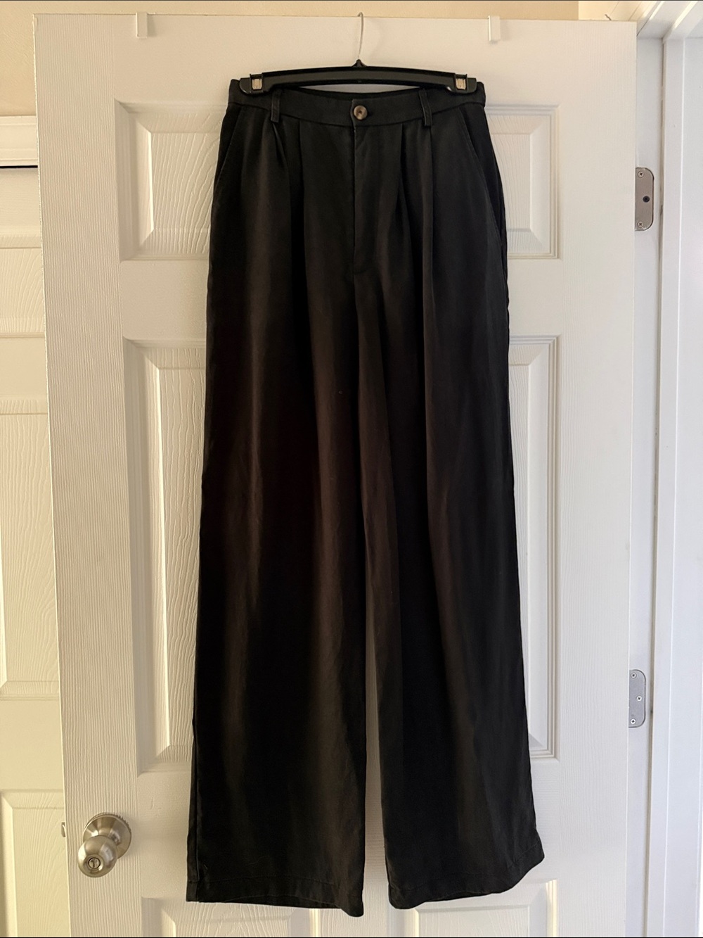 Reformation Mason Pants - Black - size 2 - Picture 4 of 5